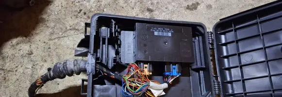 Audi A4 S4 B7 8E 8H Comfort/convenience module 1j0959799j