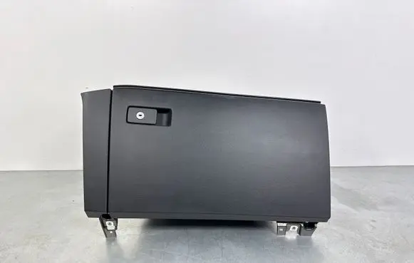 Volkswagen Touareg III Glove box 761857097F