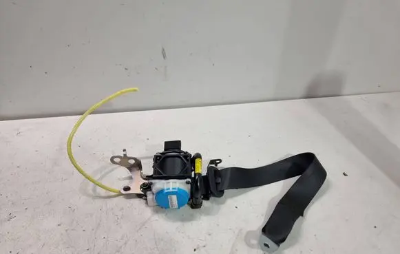 Toyota C-HR I Rear seatbelt 73360F4011 040919
