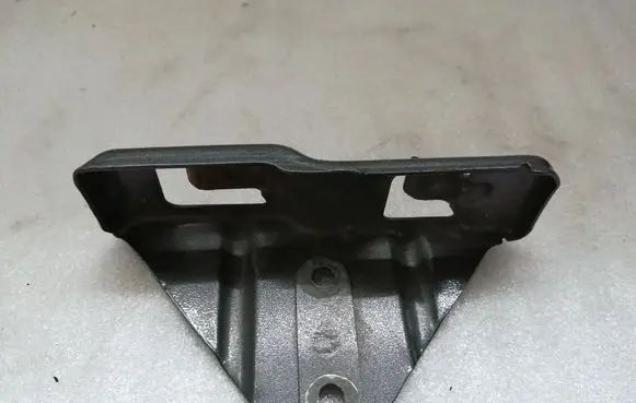 Toyota Avensis T250 Headlight/headlamp mounting bracket 5208205020