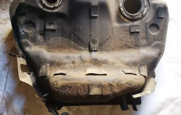 Mercedes-Benz C W203 Fuel tank 