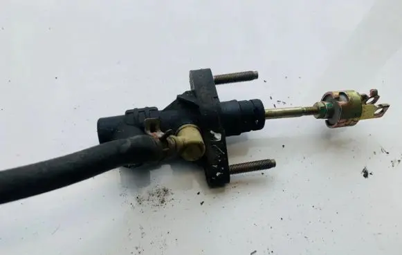 Toyota Avensis T250 Clutch master cylinder 120033l1 120-03-3-l1