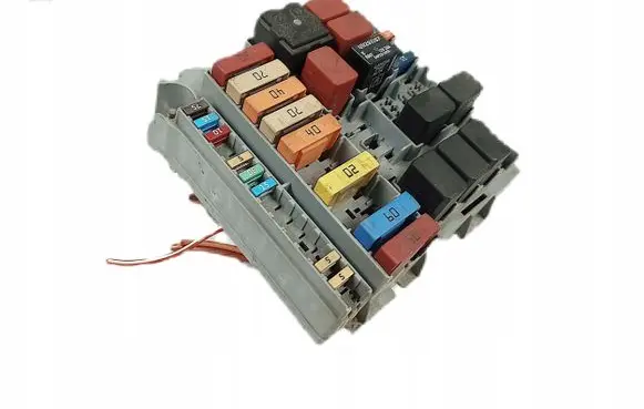 Fiat 500 Fuse module 51887537