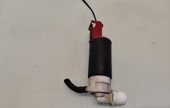 Toyota Corolla Verso E121 Windscreen/windshield washer pump 