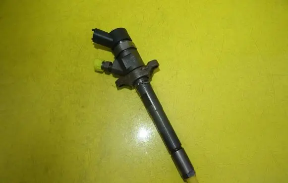 Citroen C4 I Fuel injector 0986435126