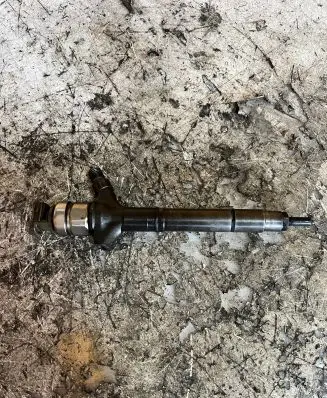 Toyota Avensis T250 Fuel injector 236700R010 01H00253