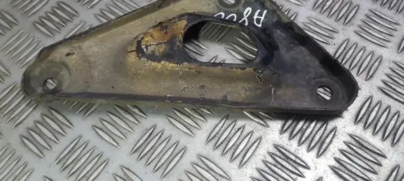 Opel Insignia A Engine mounting bracket