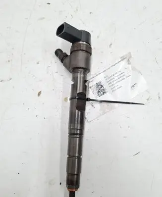 Audi A8 S8 D3 4E Fuel injector 0445110158 057130277M