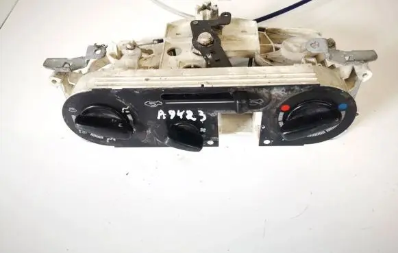 Mitsubishi Pajero Sport I Climate control unit mr398626