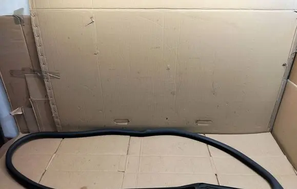 Porsche Taycan 9J1 Front door rubber seal 9J1831721A