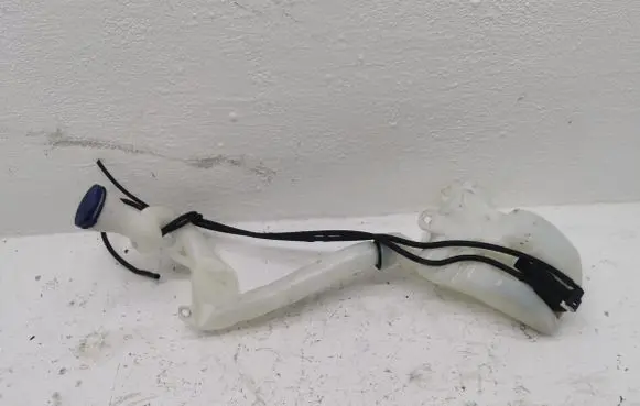 Citroen C3 Picasso Windshield washer fluid reservoir/tank