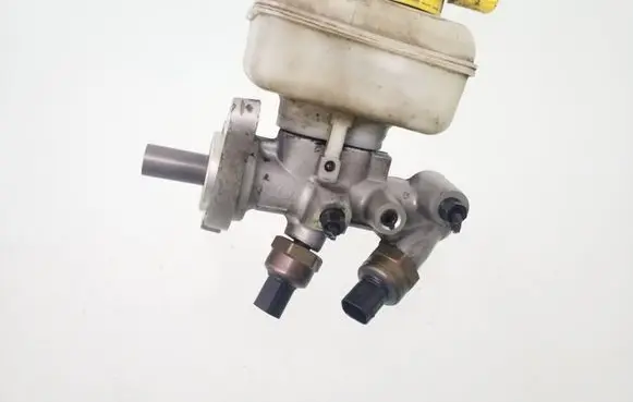 Volkswagen Golf IV Master brake cylinder 1J1611349 10052299211