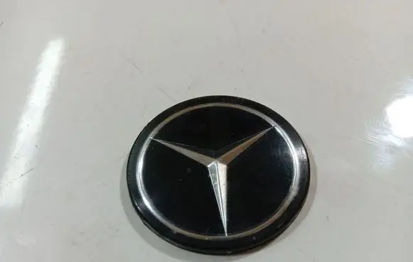 Mercedes-Benz 100 W631 Manufacturer badge logo/emblem 