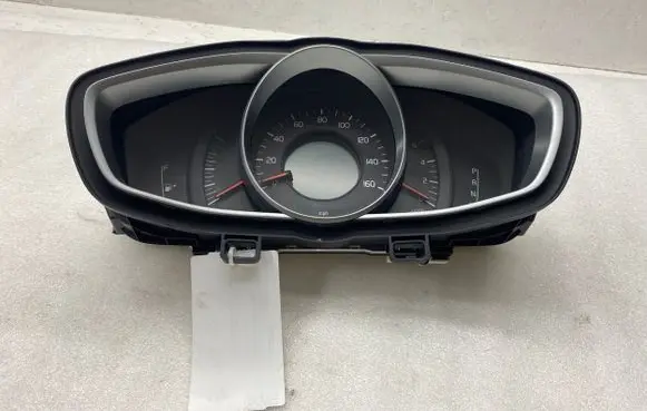 Volvo V40 Speedometer (instrument cluster) 31394174