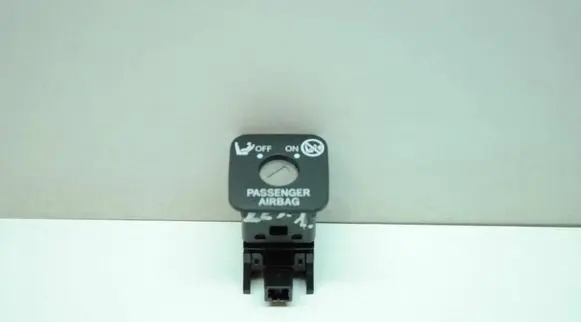 Lexus IS 220D-250-350 Passenger airbag on/off switch 1672A69