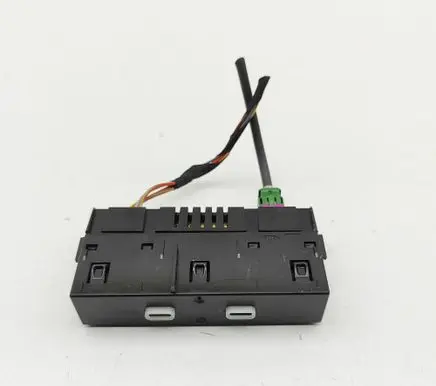 Skoda Enyaq iV USB socket connector 657035736A