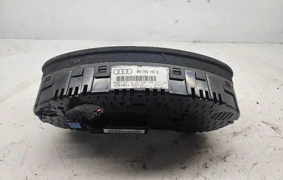 Audi A3 S3 8P Speedometer (instrument cluster) 8P0920930K