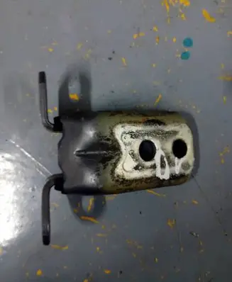 Nissan Note (E11) Rear door upper hinge