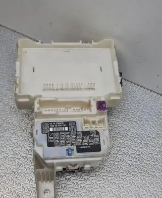 Opel Agila B Fuse module