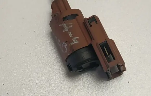 Audi A4 S4 B6 8E 8H Brake pedal sensor switch 3B0945511