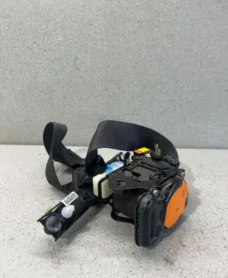 Opel Insignia A Front seatbelt 3063559