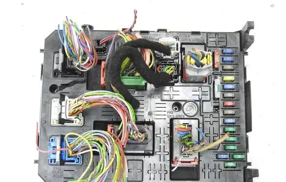 Citroen C5 Comfort/convenience module 9664058880 281201919C 28120836