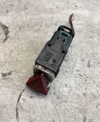 Volkswagen PASSAT B6 Hazard light switch 1t0953509