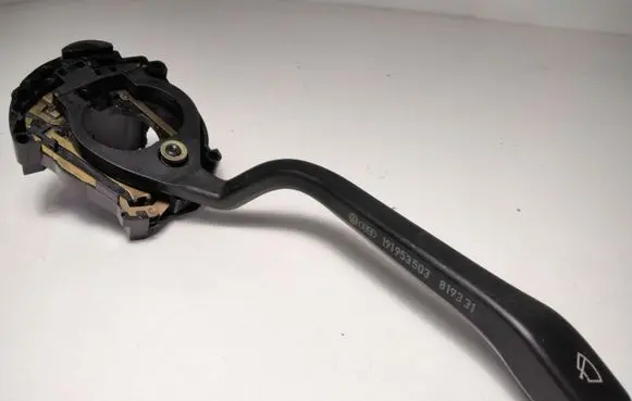 Volkswagen Golf II Wiper control stalk 191953503 819331