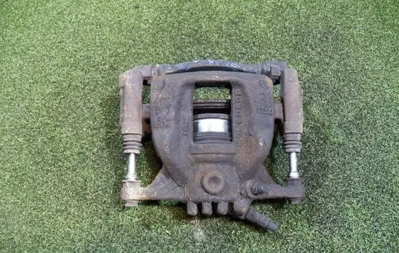 Renault Trafic III (X82) Front brake caliper