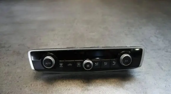 Audi A3 S3 8V Climate control unit 8V0820043M