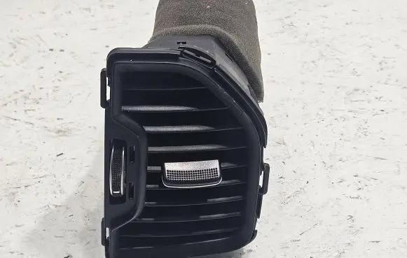 Dash center air vent grill