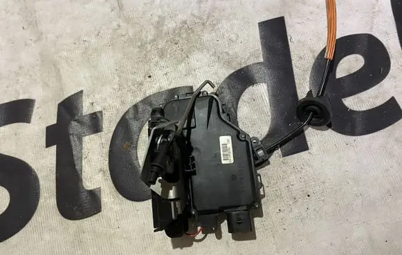Audi A4 S4 B6 8E 8H Rear door lock 8e0839016c