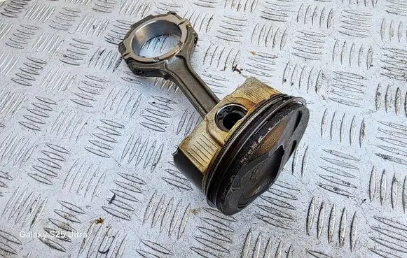 Infiniti QX60 L50 Piston with connecting rod 096112
