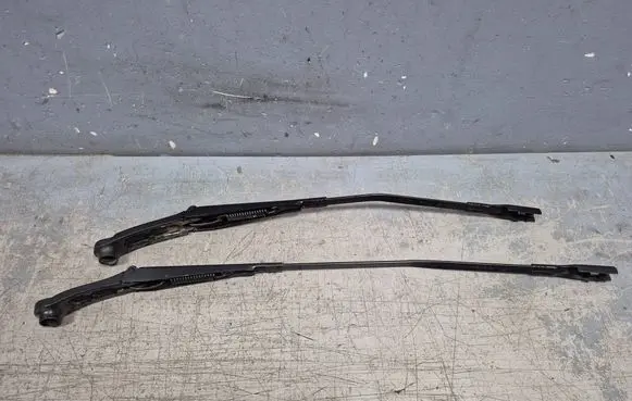 Audi RS Q8 Front wiper blade arm 4M8955408