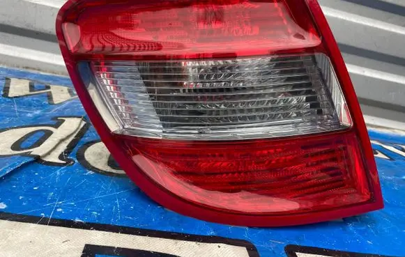 Mercedes-Benz C W204 Rear/tail lights 2049069302 3319E12291