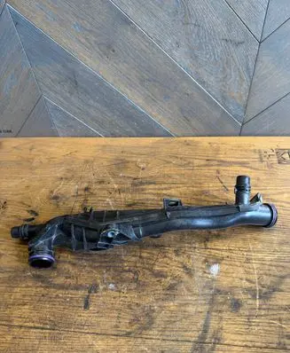 Engine coolant pipe/hose