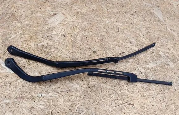 BMW 3 E90 E91 Front wiper blade arm 