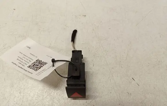 Volkswagen Polo IV 9N3 Hazard light switch 6Q0953235A