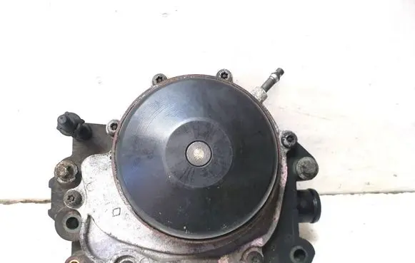Mercedes-Benz GLK (X204) Water pump A65120001