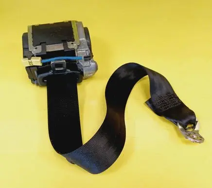 Audi A4 S4 B5 8D Rear seatbelt 8D9857805D
