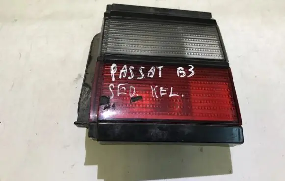 Volkswagen PASSAT B3 Tailgate rear/tail lights 357945108