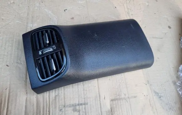 KIA Xceed Rear air vent grill 84612-J7110