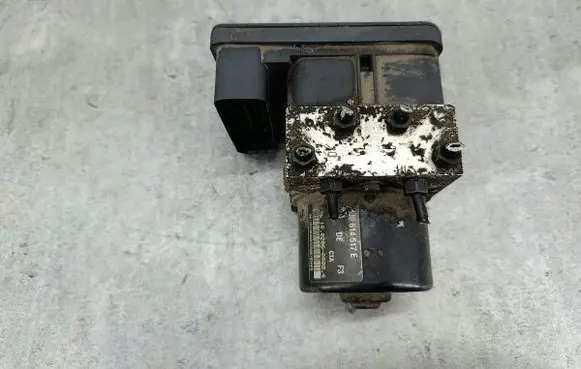 Volkswagen Golf IV ABS Pump