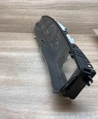 Opel Vectra B Speedometer (instrument cluster) 90569739JN