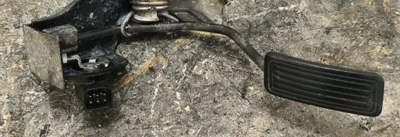 Toyota Avensis T250 Accelerator throttle pedal