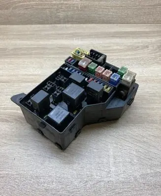 Volvo S40, V40 Fuse module 30859714
