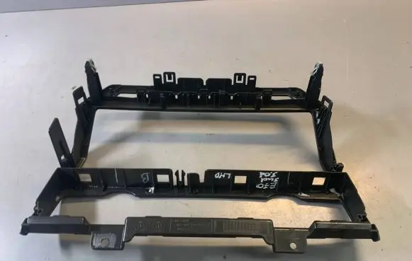 Radio/GPS head unit trim