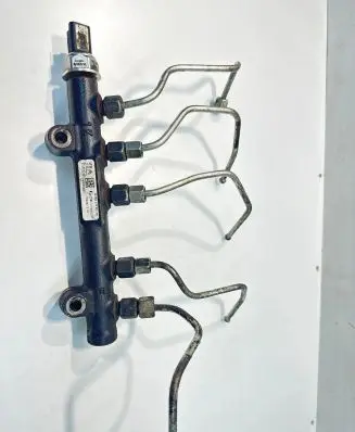 Ford Focus Fuel distributor 9685297580 140623436 28497Z01