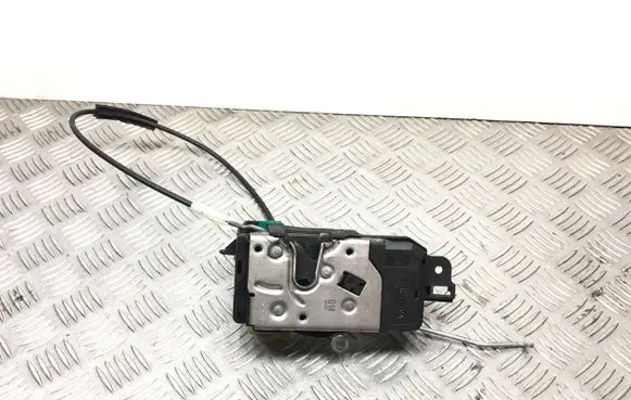 Opel Astra H Front door lock 13189973