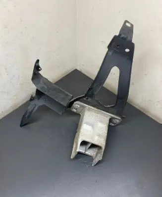 Mercedes-Benz E W211 Headlight/headlamp mounting bracket A2116260530